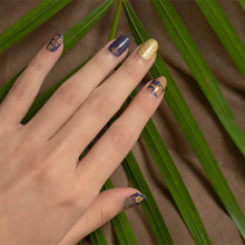Load image into Gallery viewer, Emerald gold nail stickers