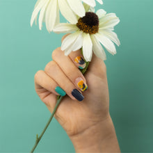 Load image into Gallery viewer, Green / Yellow Nail Sticker Bundle - L&#39;artiste